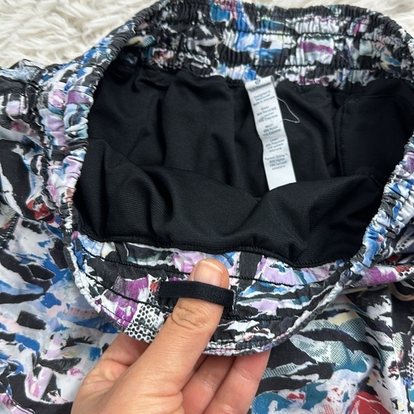 Lululemon Hotty Hot Short II (Long 4") Culture Clash Multi Black / Black - Picture 2 of 7
